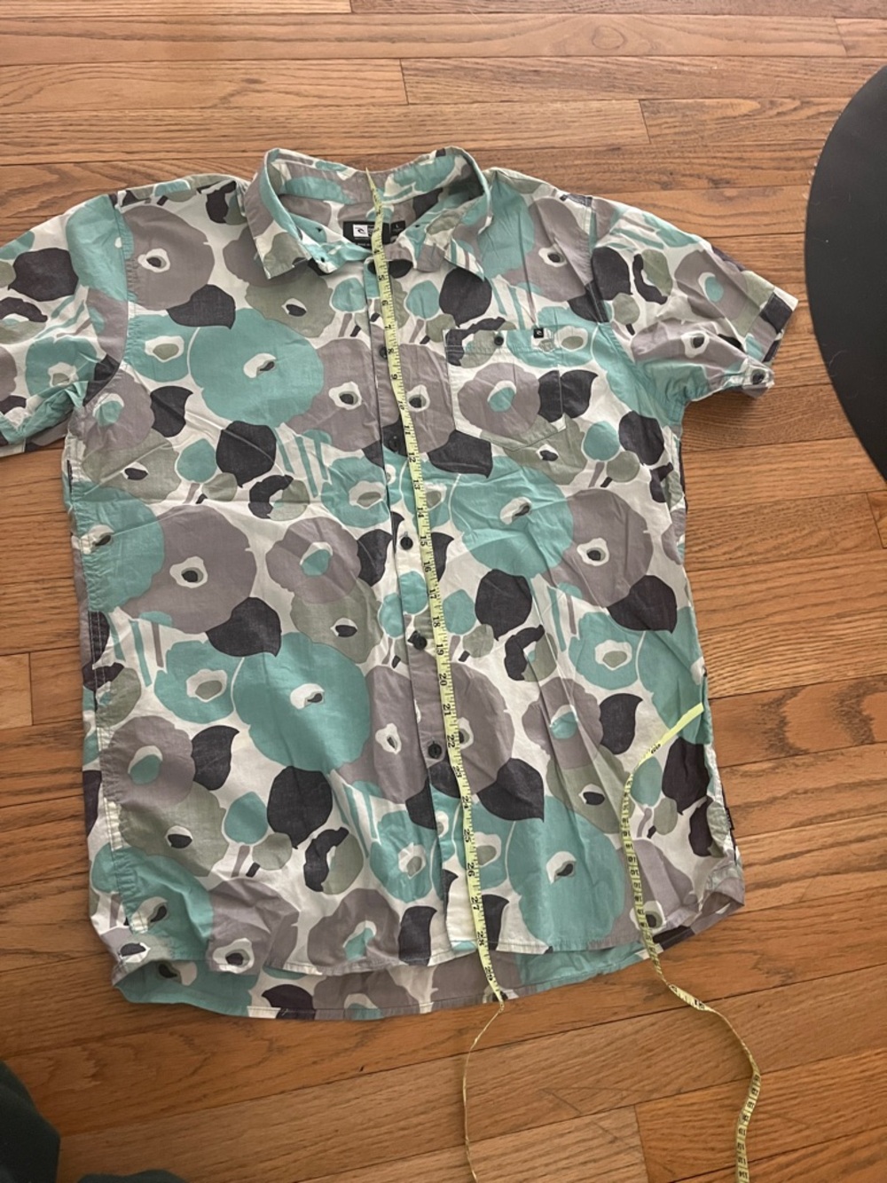 Rip Curl Men's Leaf Pattern Shirt - Green and Black - Picture 5 of 5